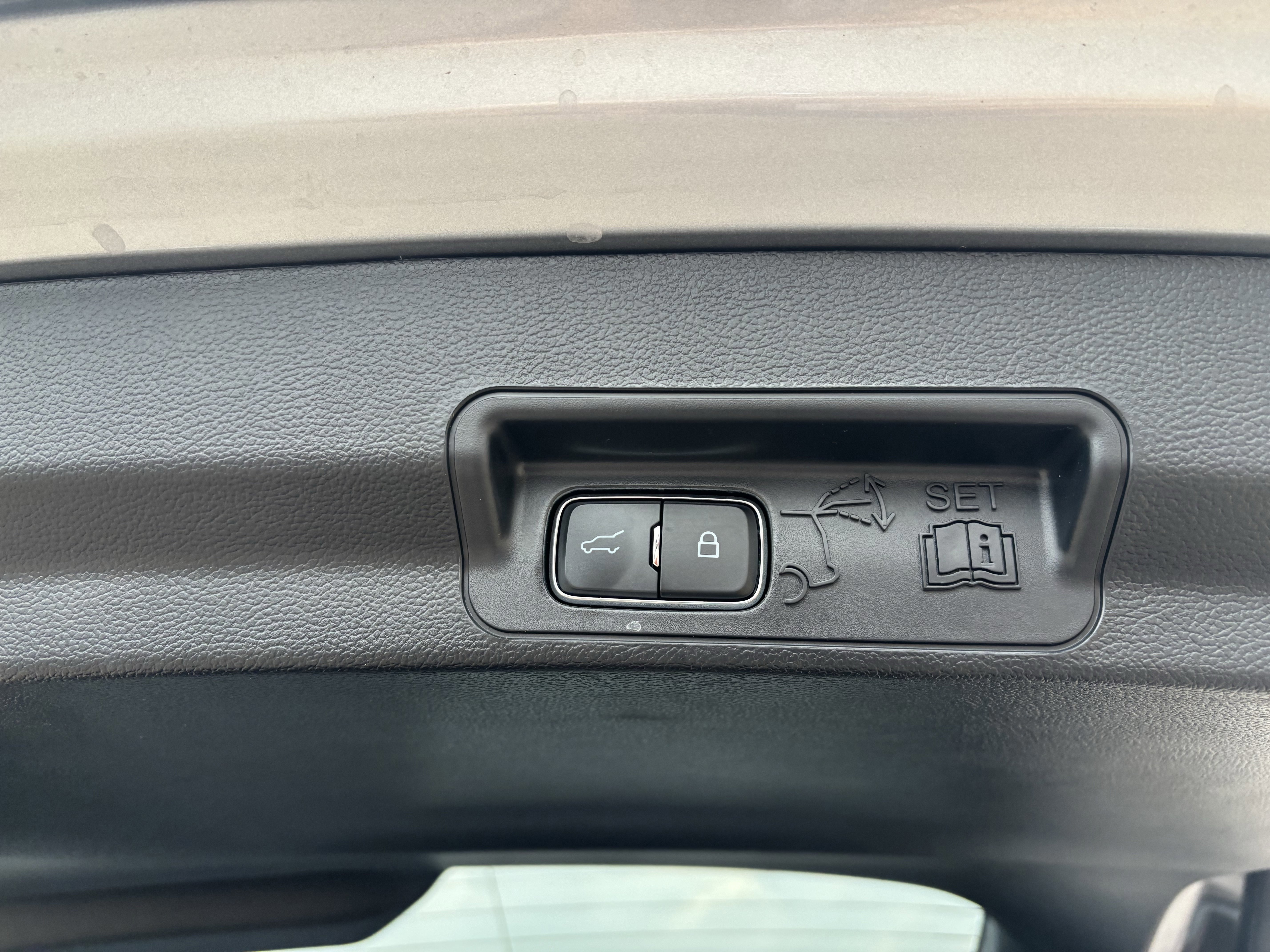 Certified 2023 Ford Explorer XLT image 20