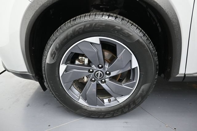 Used 2025 Nissan Rogue SV FWD image 9