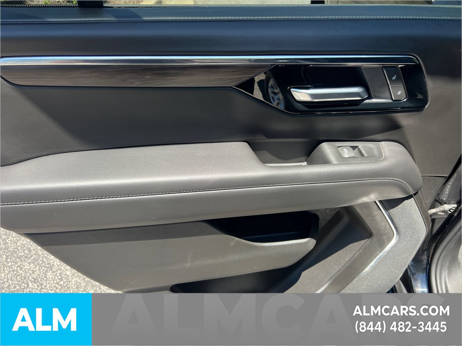 Used 2025 Chevrolet Tahoe LT AWD/4WD image 27