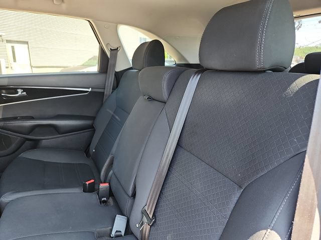 Used 2020 Kia Sorento LX AWD/4WD image 24
