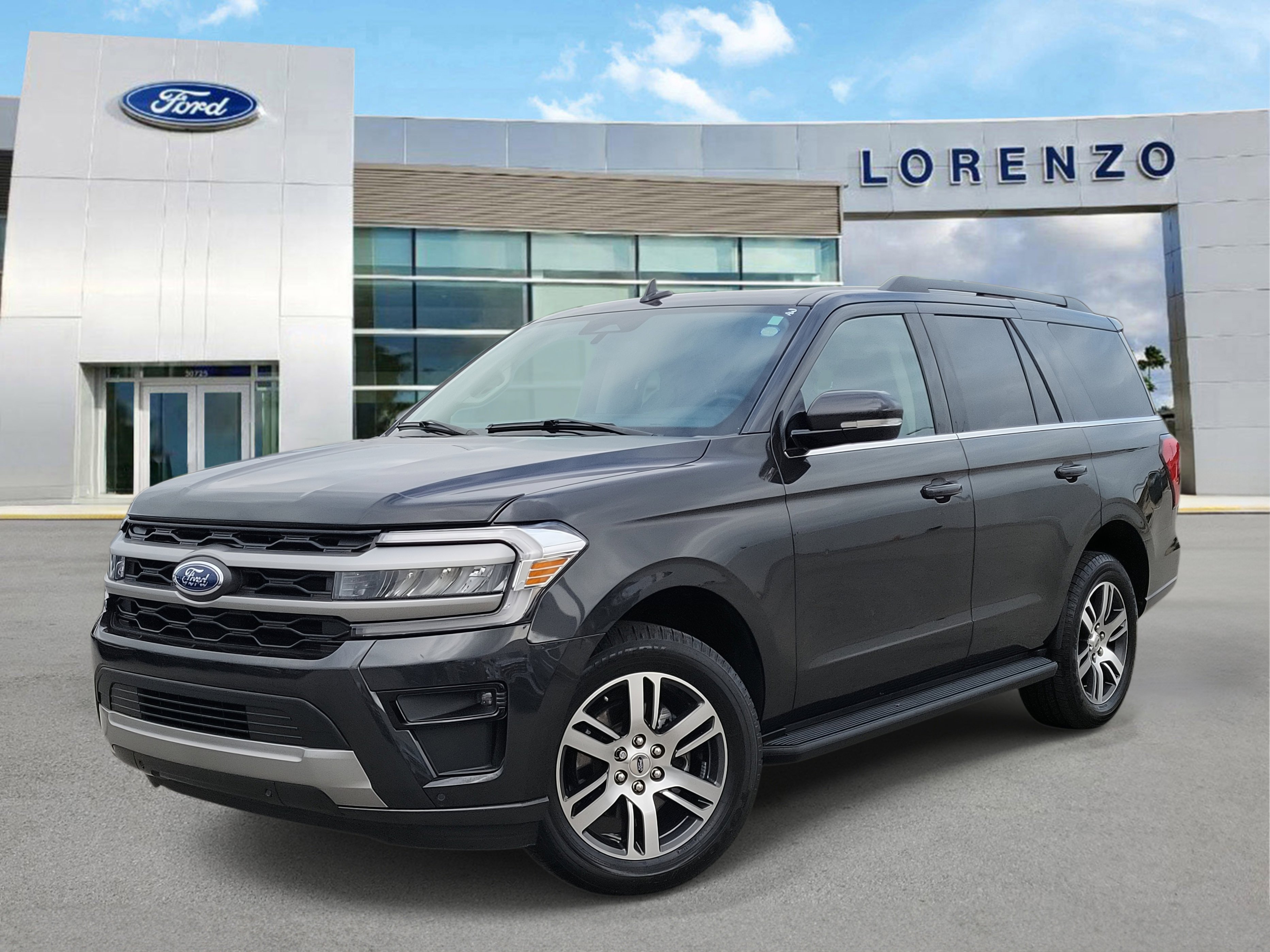 Certified 2024 Ford Expedition XLT image 1