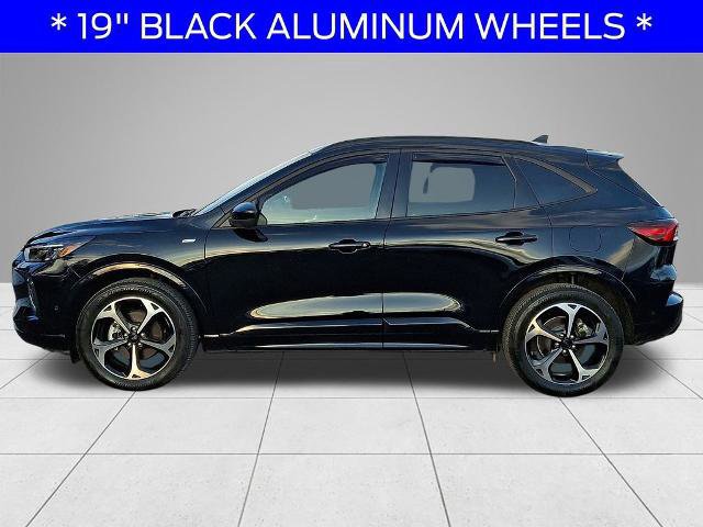 Certified 2023 Ford Escape ST-Line Elite w/ Premium Technology Package image 2