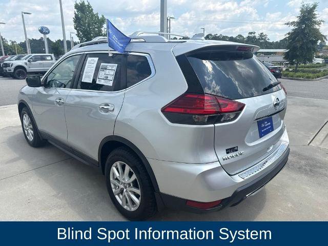 Used 2017 Nissan Rogue SV FWD image 4