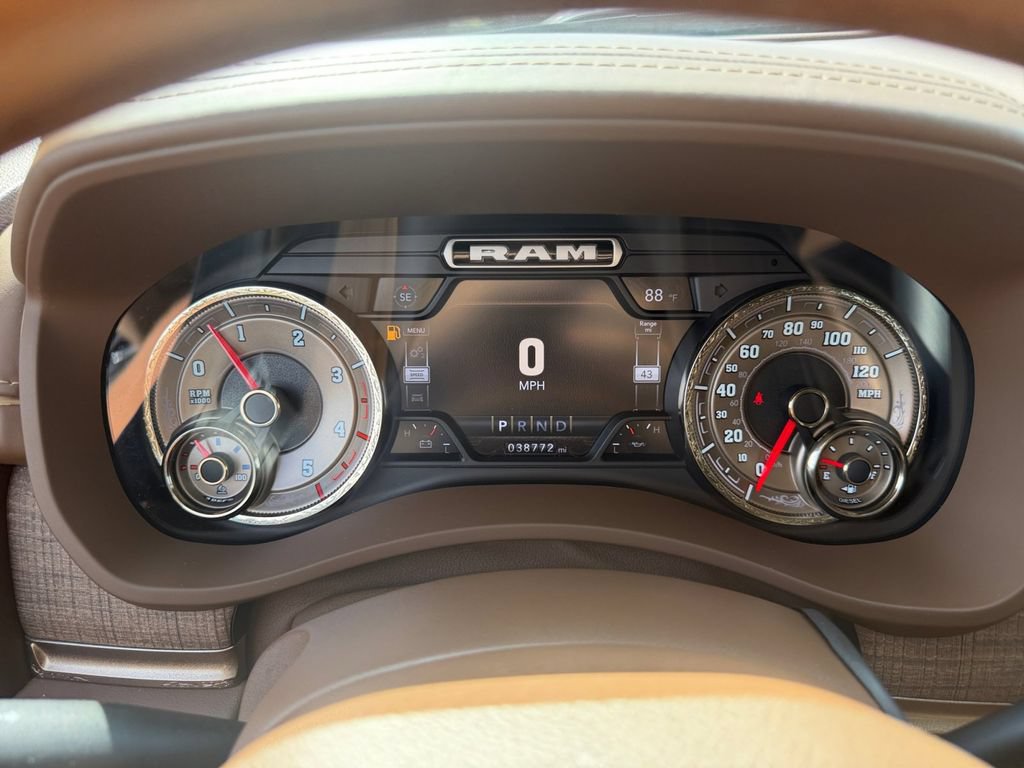 Used 2022 RAM 3500 Limited AWD/4WD image 28