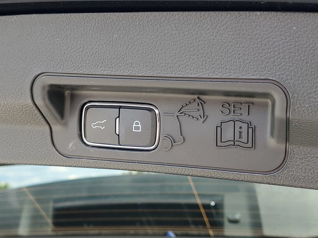 Certified 2024 Ford Explorer XLT AWD/4WD image 11