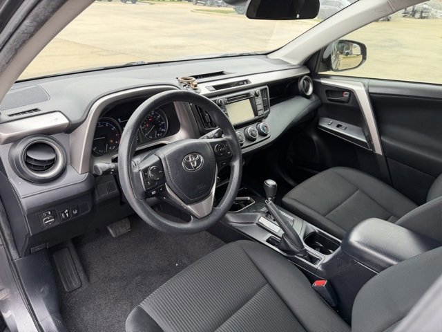 Used 2018 Toyota RAV4 LE image 11