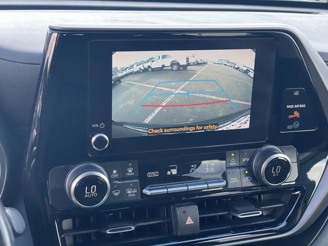 Used 2023 Toyota Highlander LE image 12