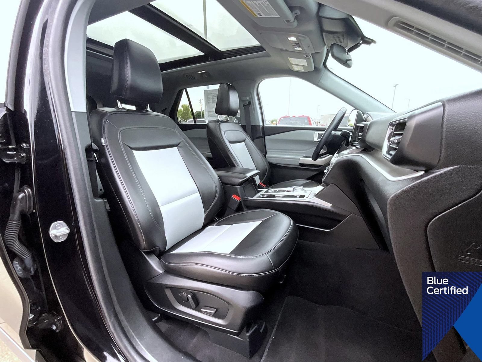Certified 2023 Ford Explorer XLT w/ Equipment Group 202A AWD/4WD image 16