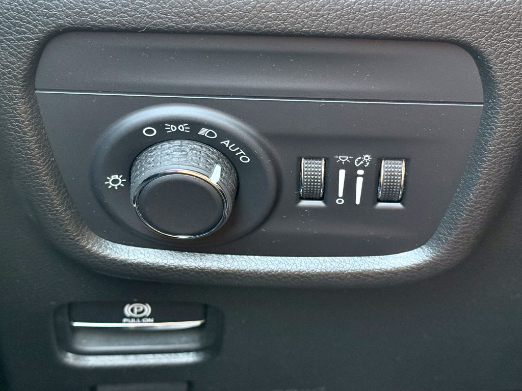 Used 2021 Jeep Grand Cherokee L Laredo AWD/4WD image 30