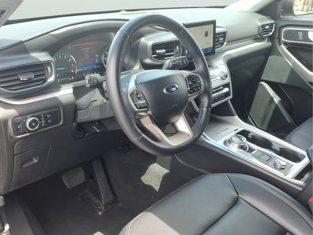 Certified 2024 Ford Explorer XLT w/ Equipment Group 202A AWD/4WD image 7