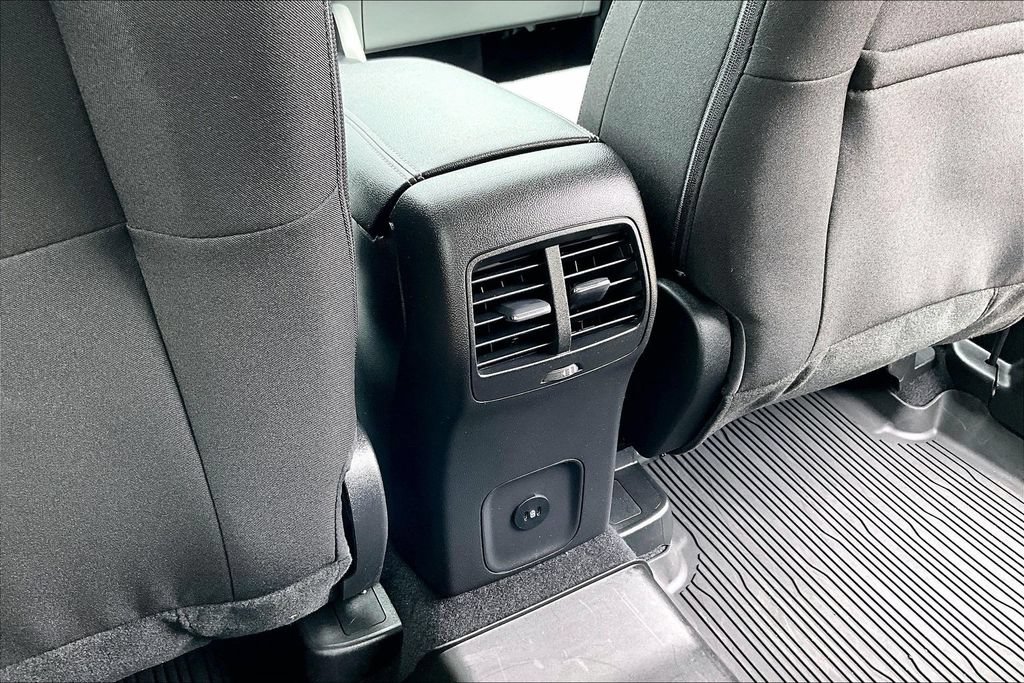 Certified 2023 Ford Escape Active AWD/4WD image 33