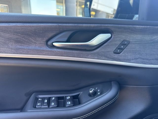 Used 2023 Jeep Grand Cherokee Limited image 22