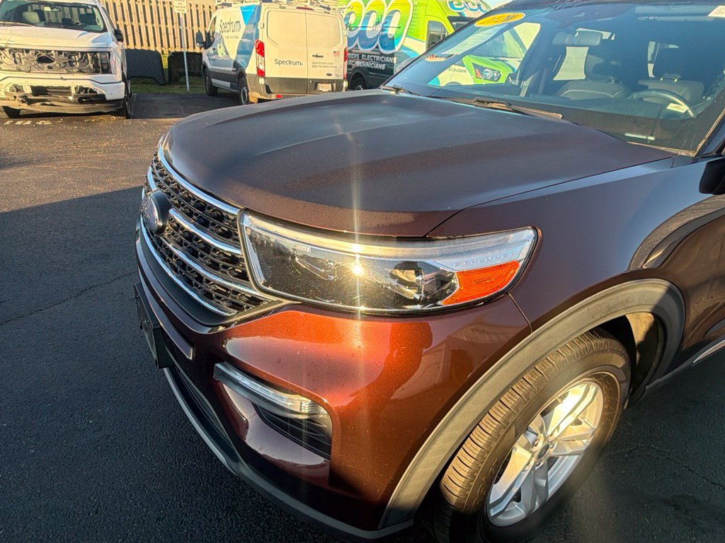 Certified 2020 Ford Explorer XLT w/ Equipment Group 202A AWD/4WD image 17