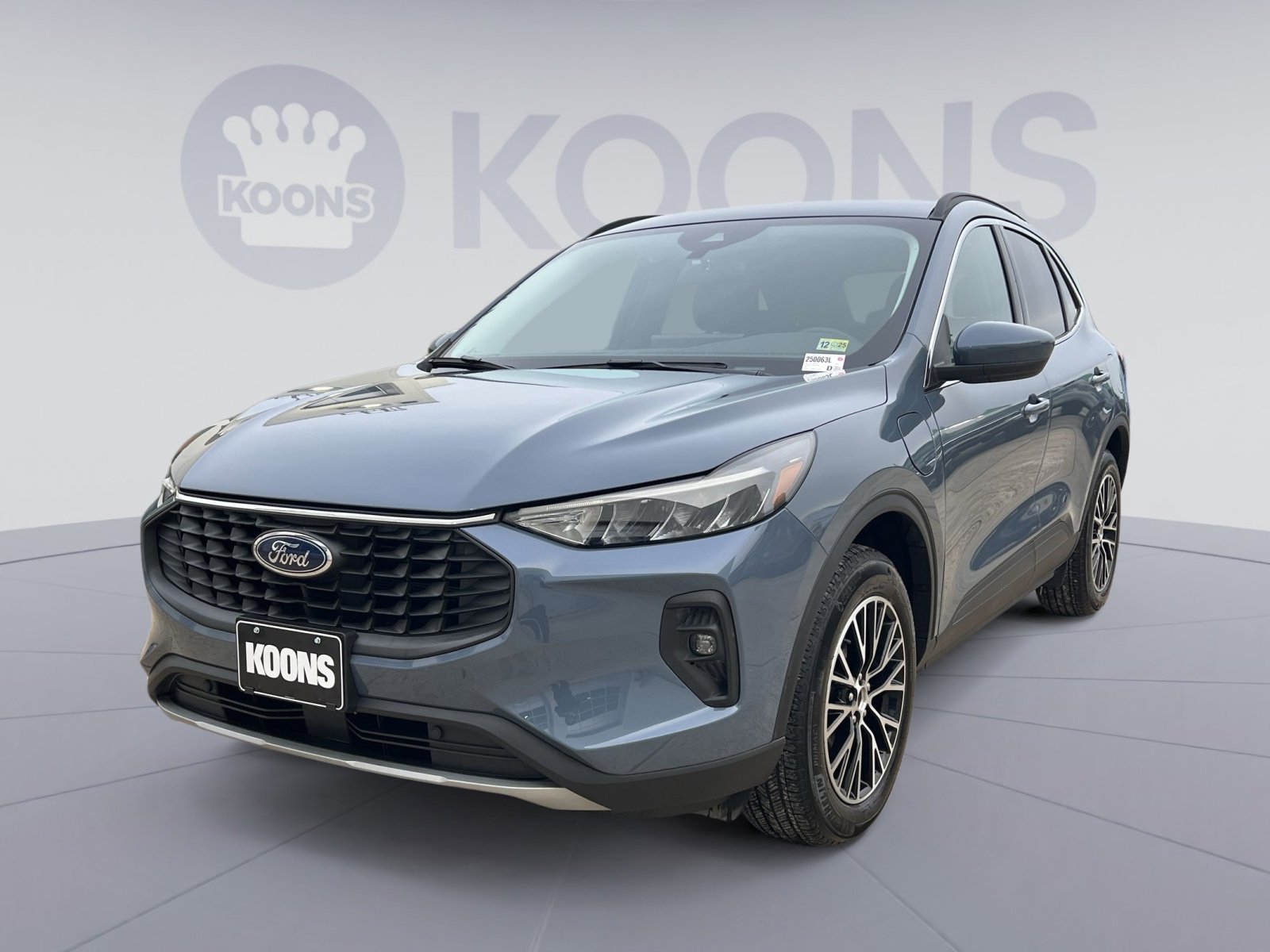 Certified 2025 Ford Escape SE image 1