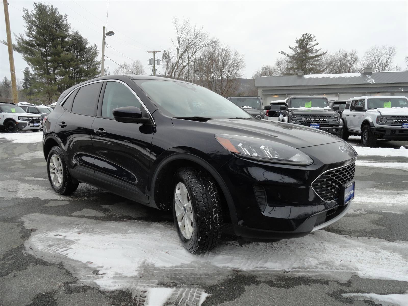 Certified 2021 Ford Escape SE image 3