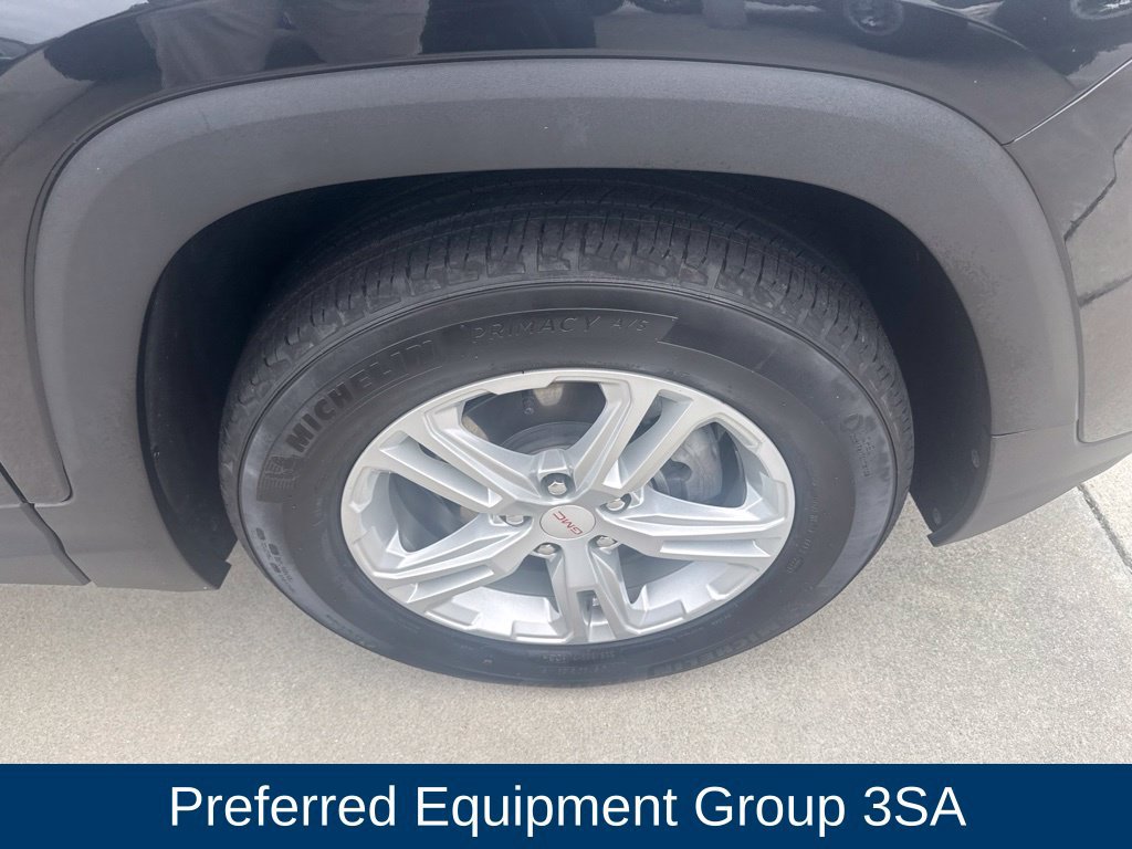 Used 2024 GMC Terrain SLE w/ Driver Convenience Package FWD image 11
