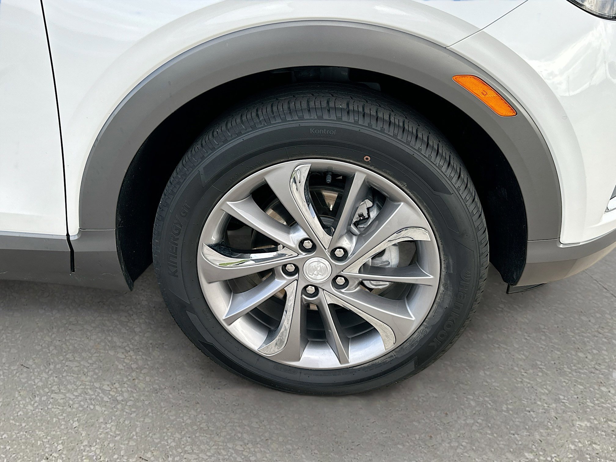 Used 2023 Buick Encore GX Essence w/ Experience Buick Package image 29