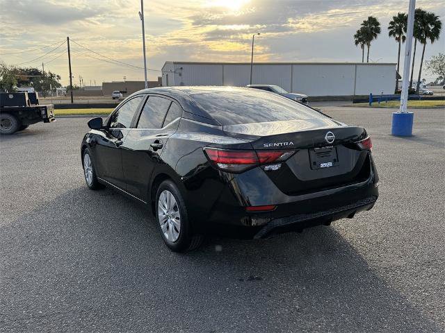 Used 2023 Nissan Sentra S image 3