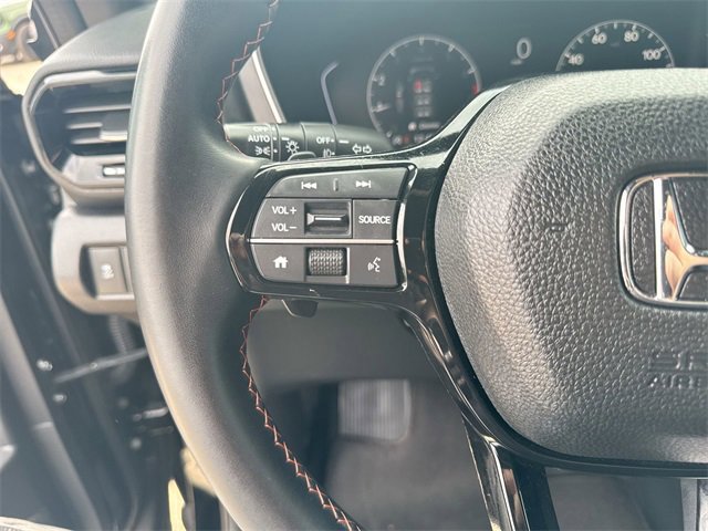 Used 2023 Honda Pilot Sport image 32