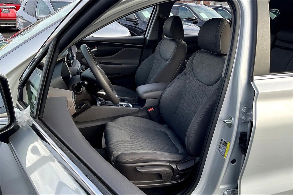 Used 2020 Hyundai Santa Fe SE image 23