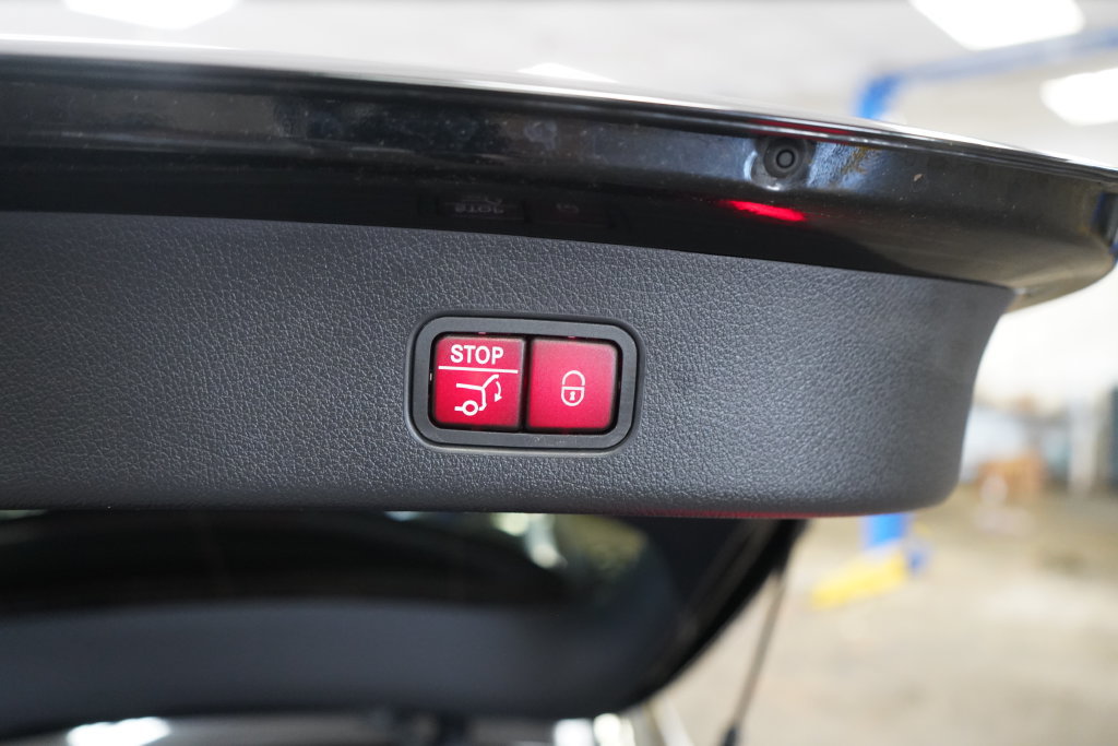 Used 2024 Mercedes-Benz GLC 300 4MATIC image 27