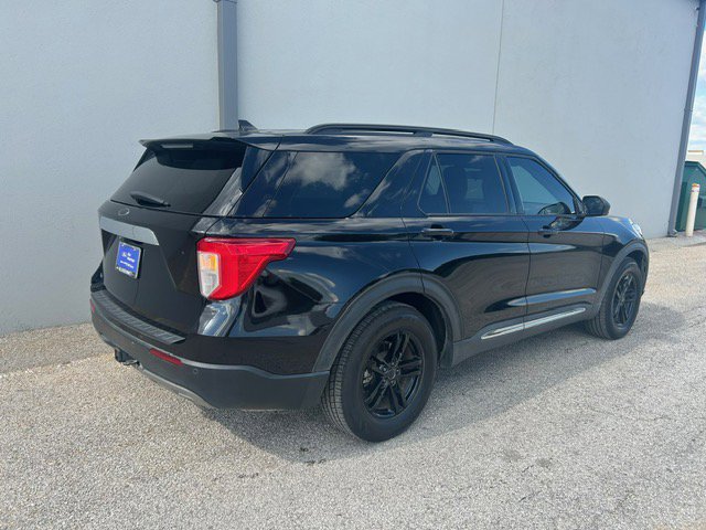 Certified 2021 Ford Explorer XLT w/ Equipment Group 202A RWD image 3