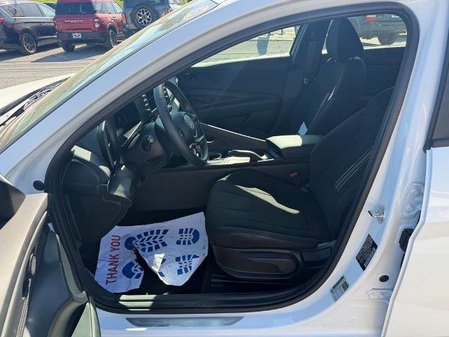 Used 2025 Hyundai Elantra Sport FWD image 11