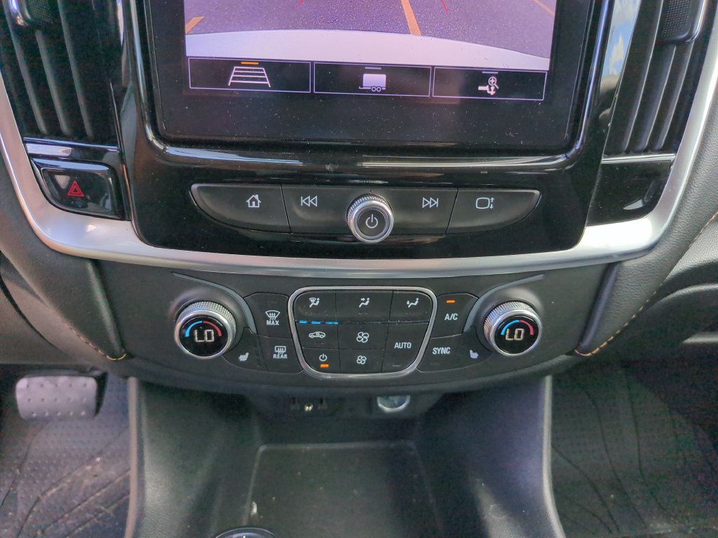 Used 2020 Chevrolet Traverse LT FWD image 25