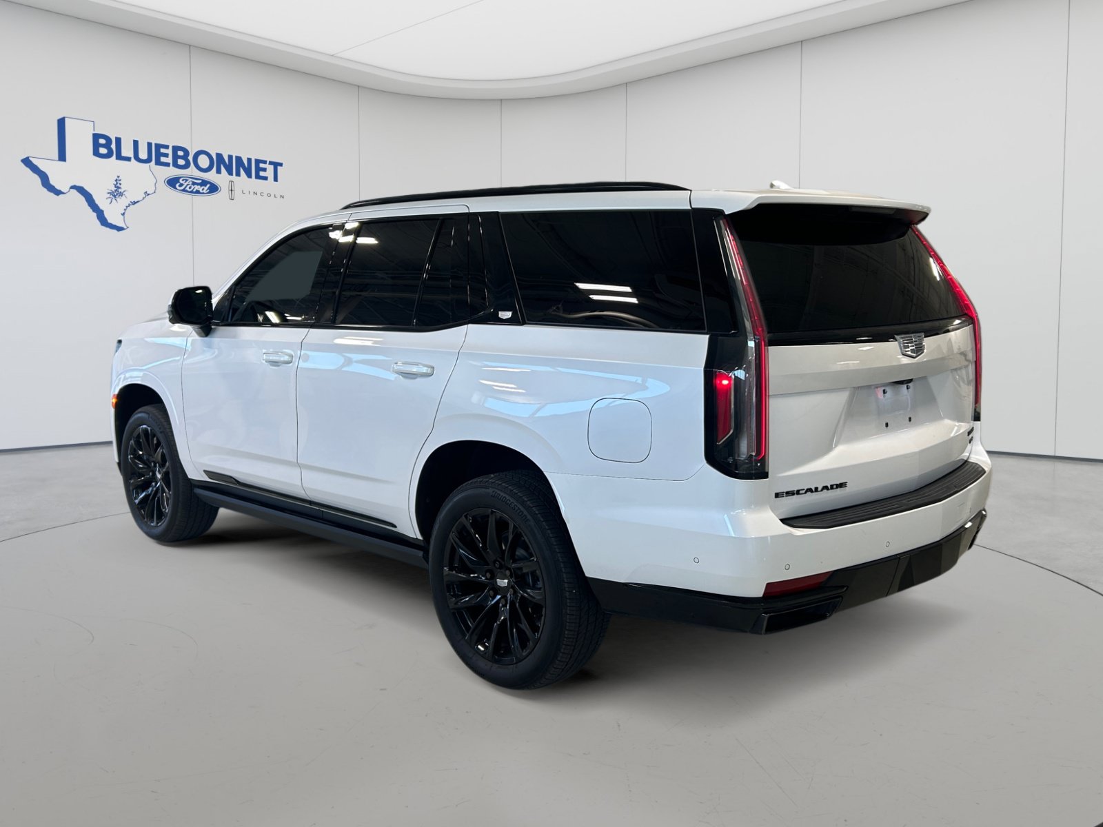 Used 2024 Cadillac Escalade Sport w/ LPO, ONYX Package AWD/4WD image 5