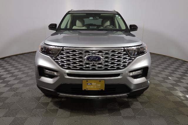 Certified 2023 Ford Explorer Platinum w/ Premium Technology Package AWD/4WD image 4
