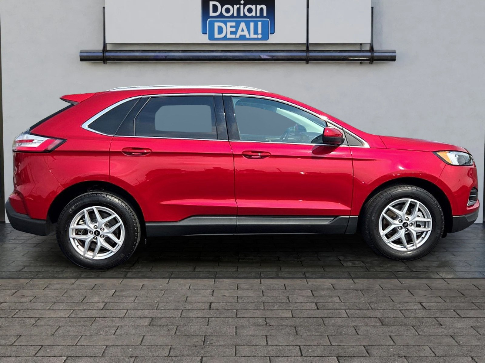 Certified 2024 Ford Edge SEL w/ Convenience Package AWD/4WD image 2
