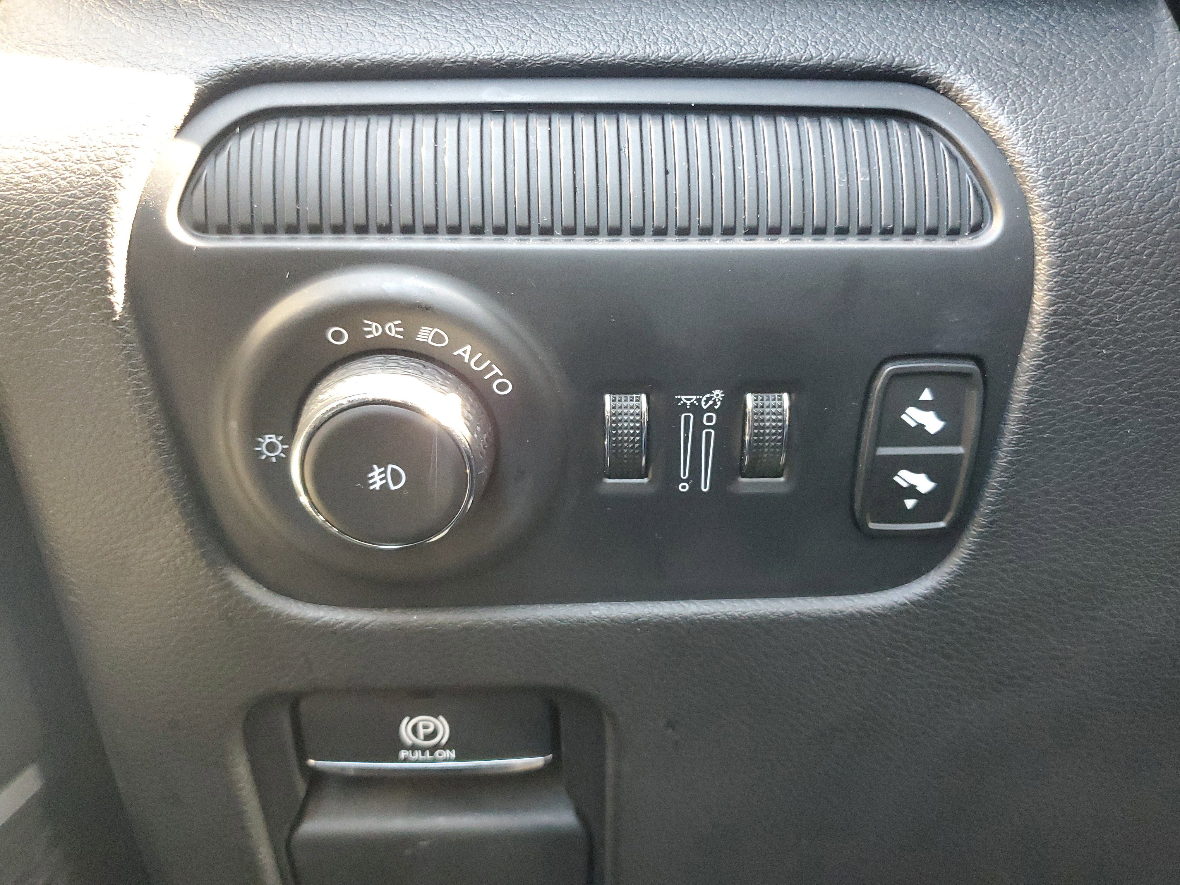 Used 2024 Jeep Wagoneer L Series II w/ Flexible Seating Group image 25