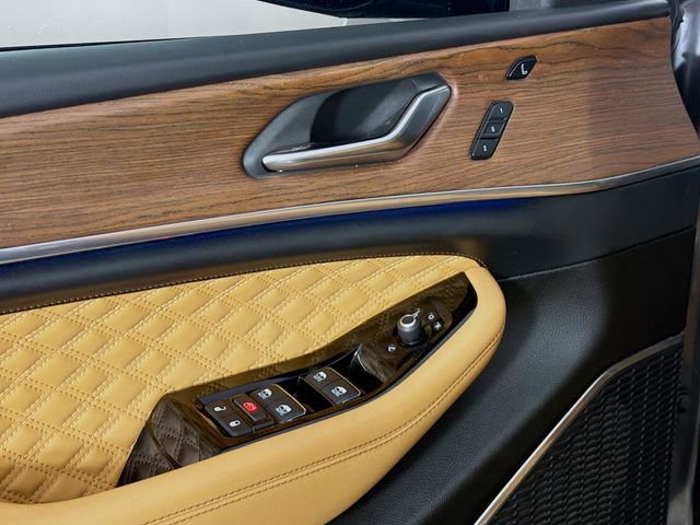 Used 2022 Jeep Grand Cherokee L Summit w/ Luxury Tech Group V image 21