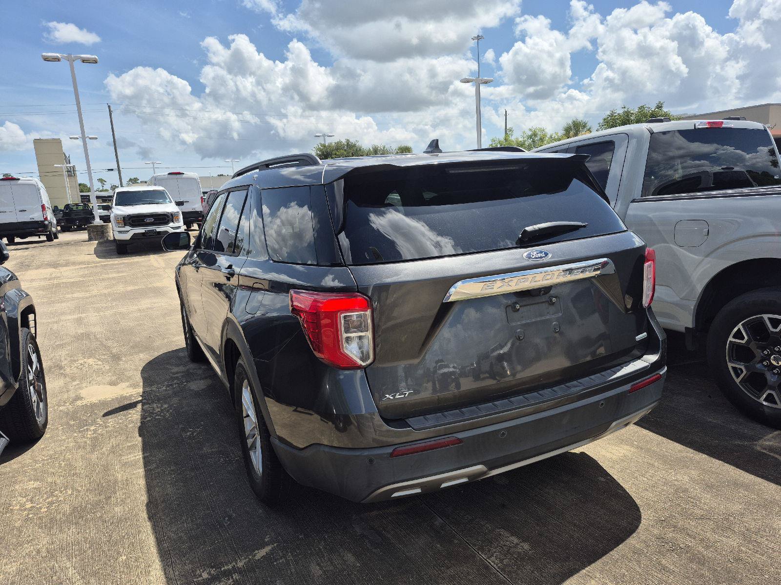 Certified 2020 Ford Explorer XLT w/ Equipment Group 202A RWD image 10