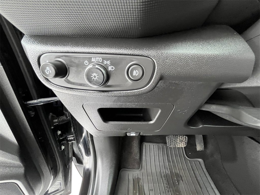 Used 2022 Chevrolet TrailBlazer LT w/ Convenience Package image 16