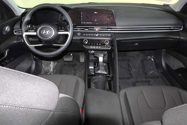 Used 2024 Hyundai Elantra Blue FWD image 5