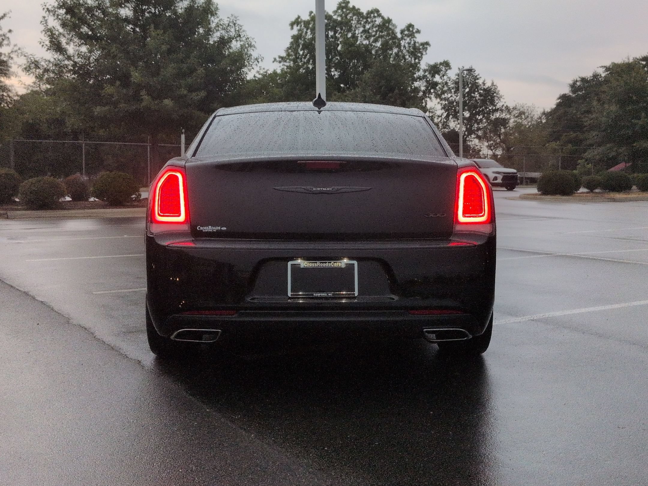 Used 2022 Chrysler 300 Touring w/ Sport Appearance Package RWD image 5
