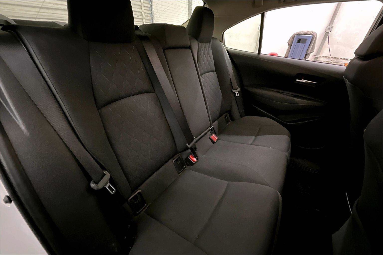 Used 2020 Toyota Corolla LE image 26