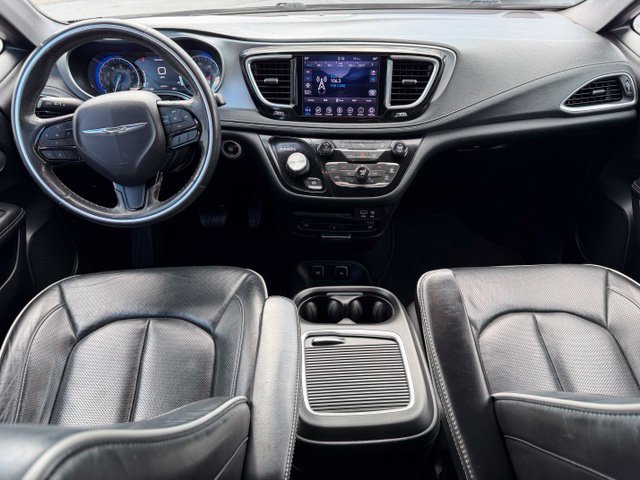 Used 2020 Chrysler Pacifica Limited w/ S Appearance Package FWD image 28