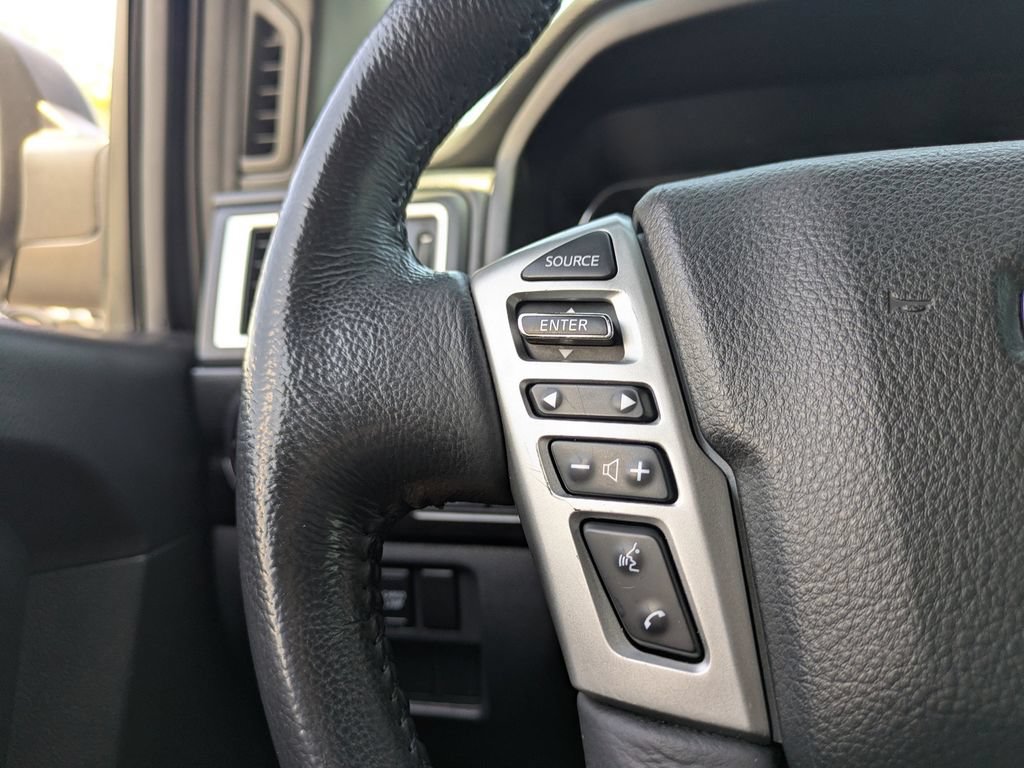 Used 2019 Nissan Titan SV w/ SV Convenience Package RWD image 28