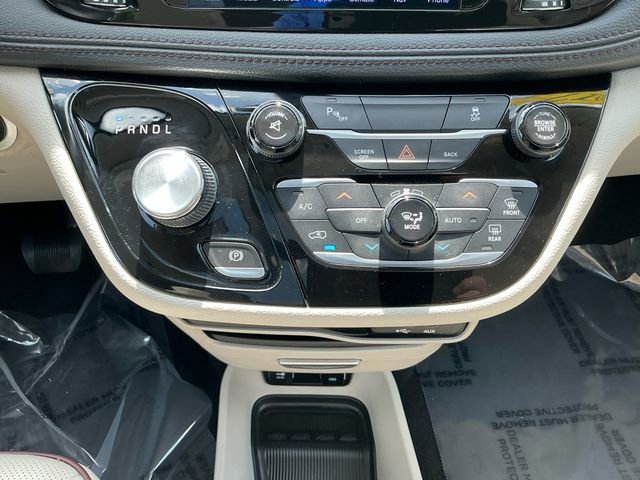 Used 2017 Chrysler Pacifica Limited FWD image 22