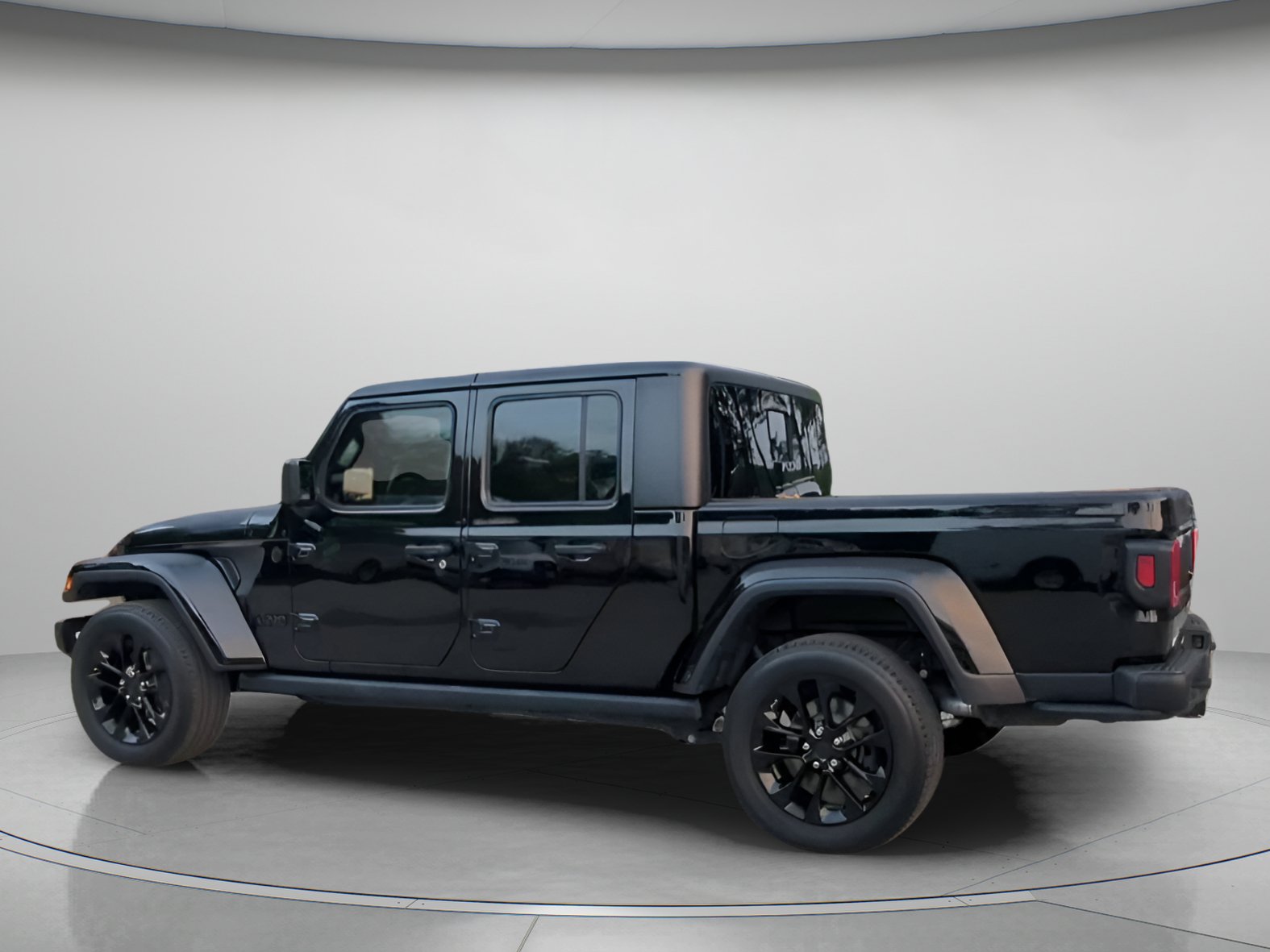Used 2021 Jeep Gladiator Sport AWD/4WD image 19
