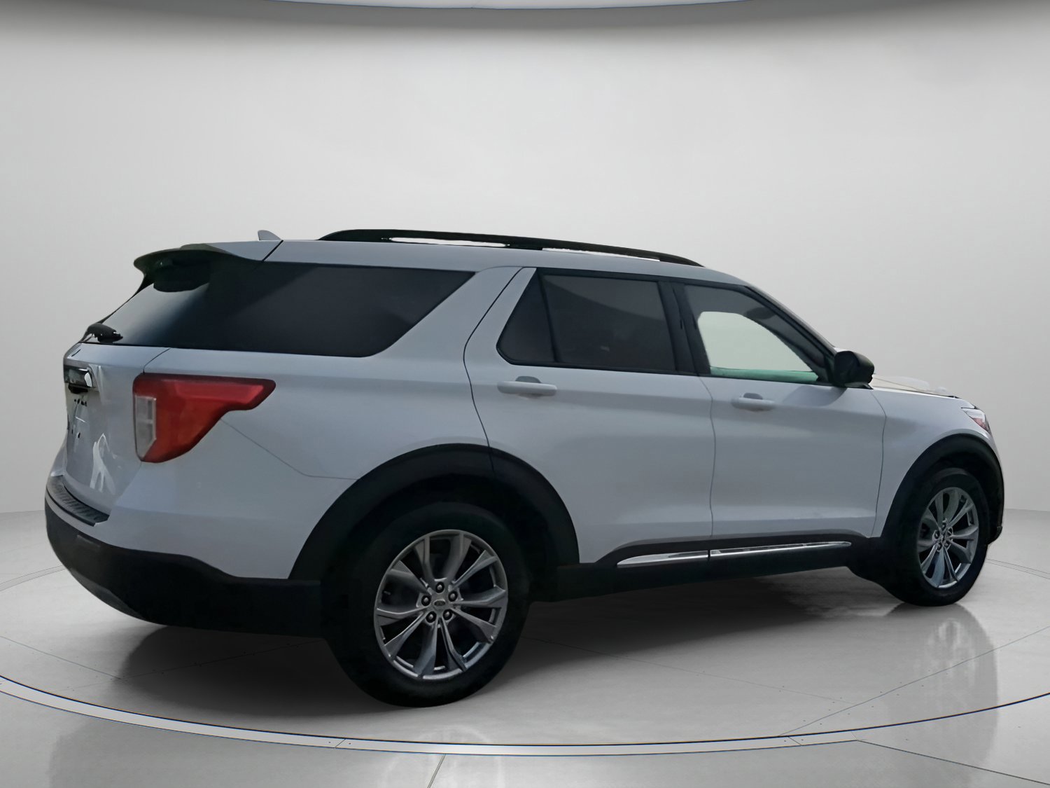 Certified 2020 Ford Explorer XLT w/ Equipment Group 202A image 21