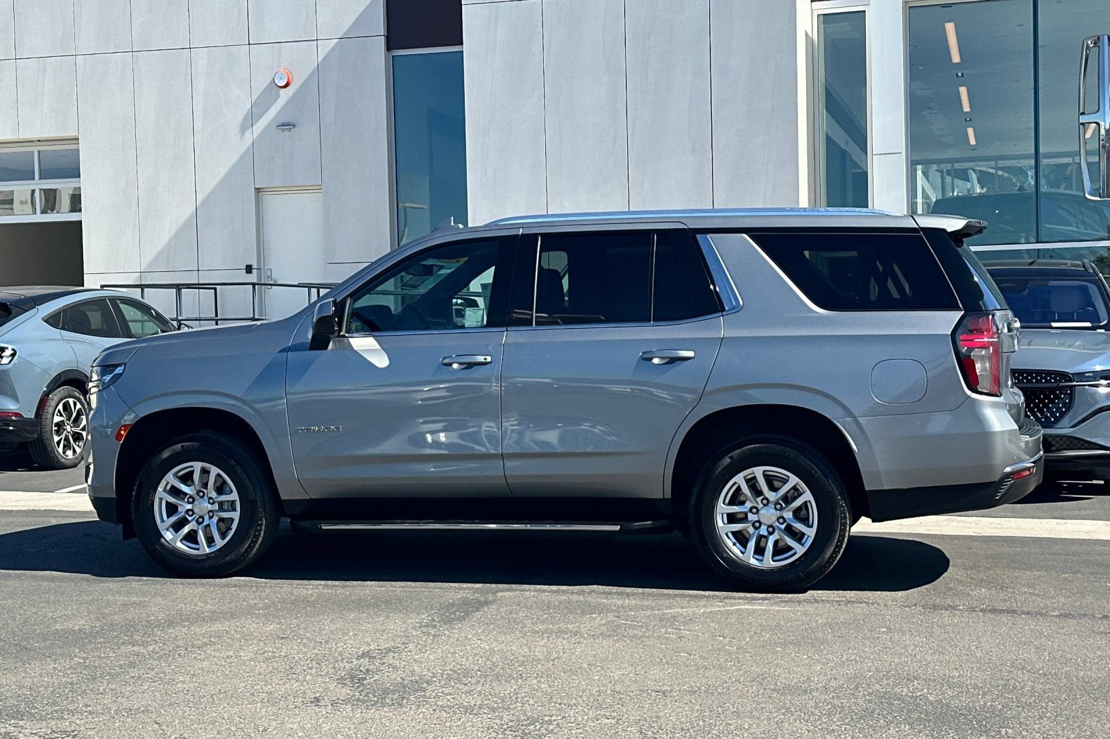 Used 2024 Chevrolet Tahoe LT AWD/4WD image 6
