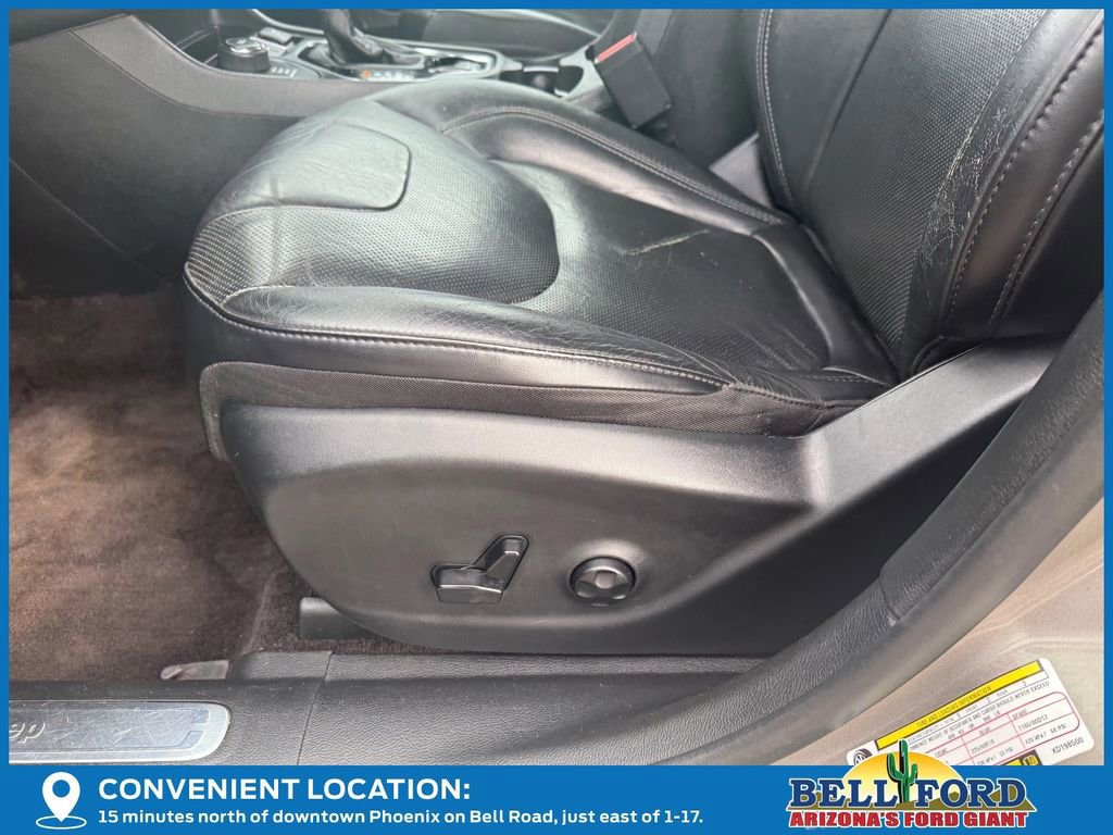 Used 2019 Jeep Cherokee Limited image 23