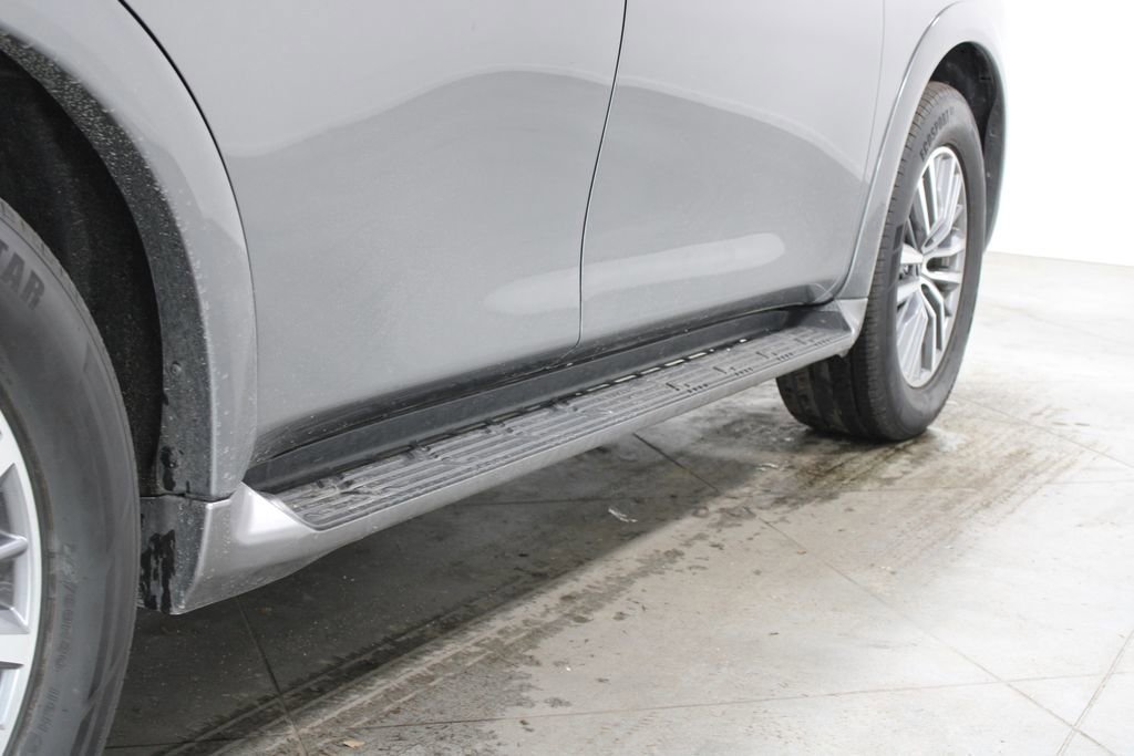 Used 2024 Nissan Armada SL image 16