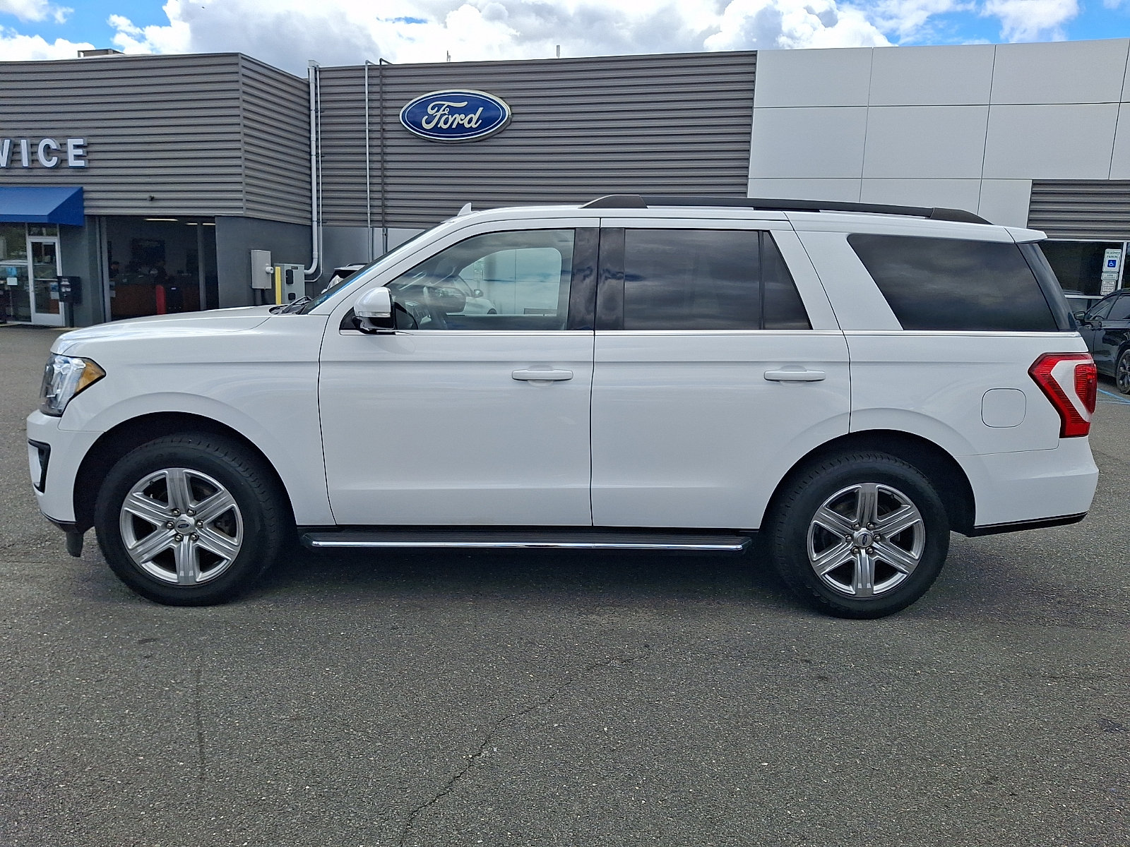 Certified 2020 Ford Expedition XLT w/ Equipment Group 202A AWD/4WD image 6