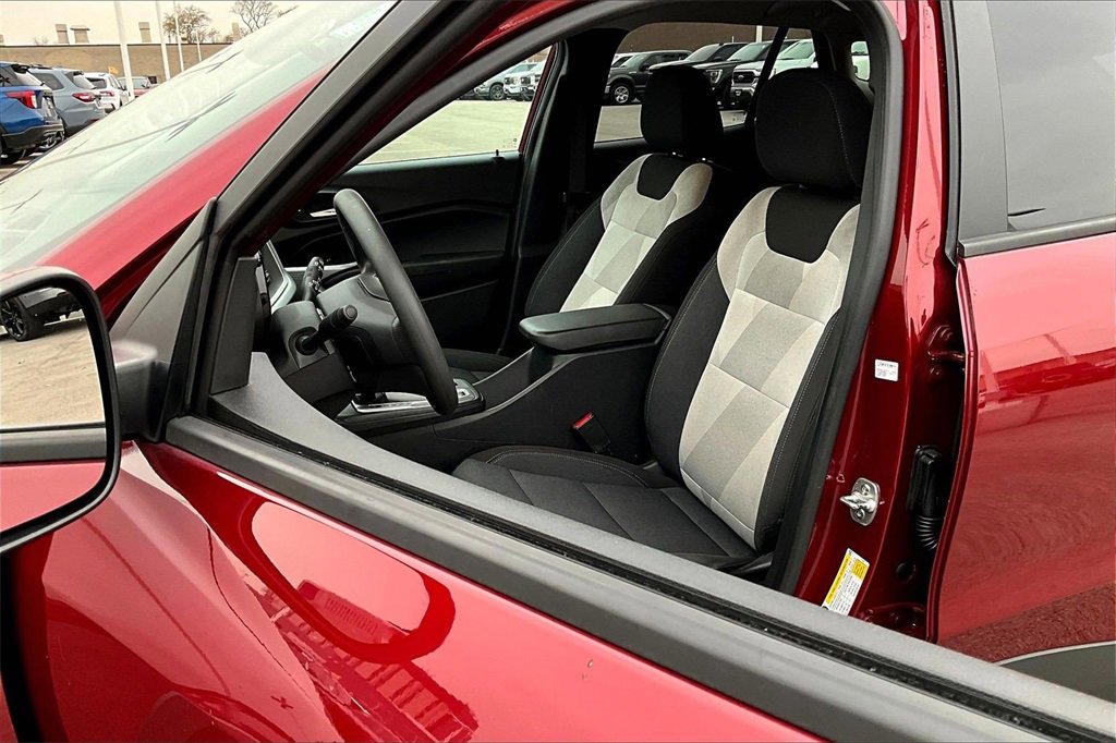 Used 2024 Chevrolet Trax LS w/ LS Convenience Package image 23