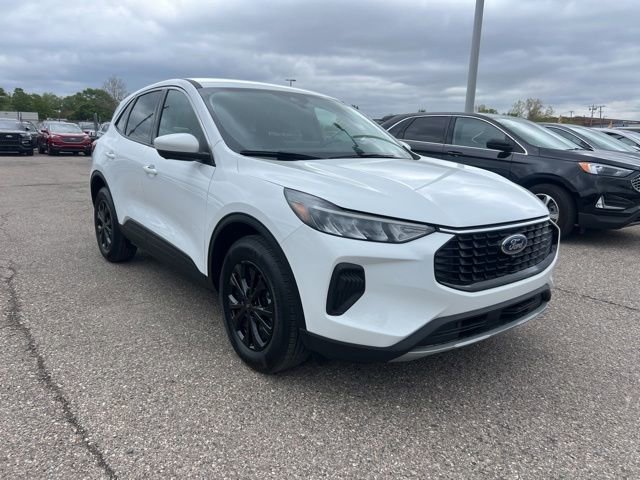Certified 2023 Ford Escape Active w/ Tech Pack #2 AWD/4WD image 3