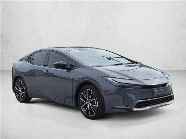 Used 2026 Toyota Prius XLE FWD image 3